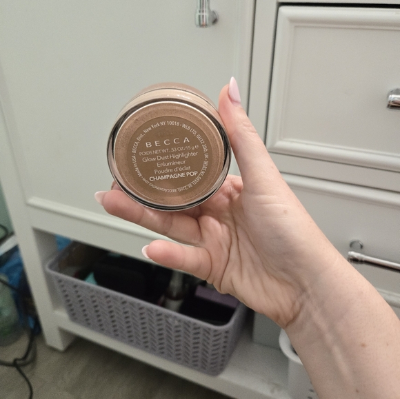 Becca glow dust highlighter champagne pop - Picture 5 of 5